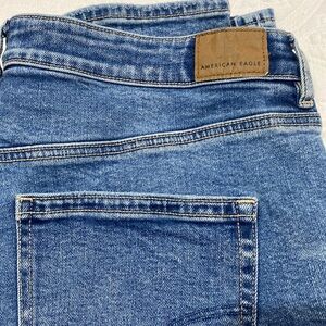 American Eagle mom jeans in great condition.